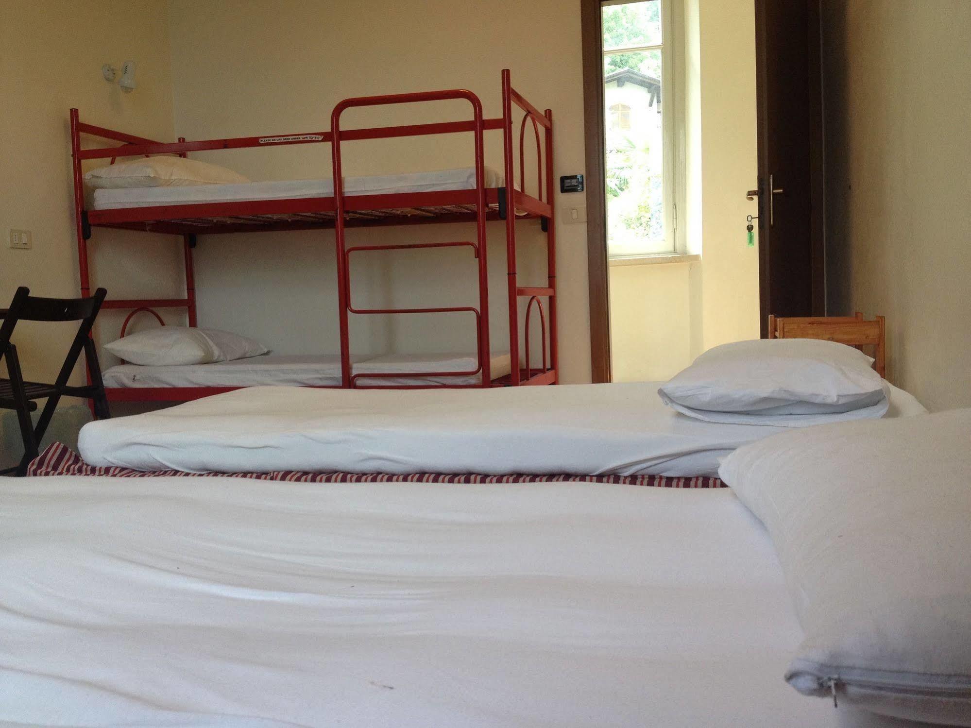 Santangela Hostel & Rooms Menaggio Exterior photo