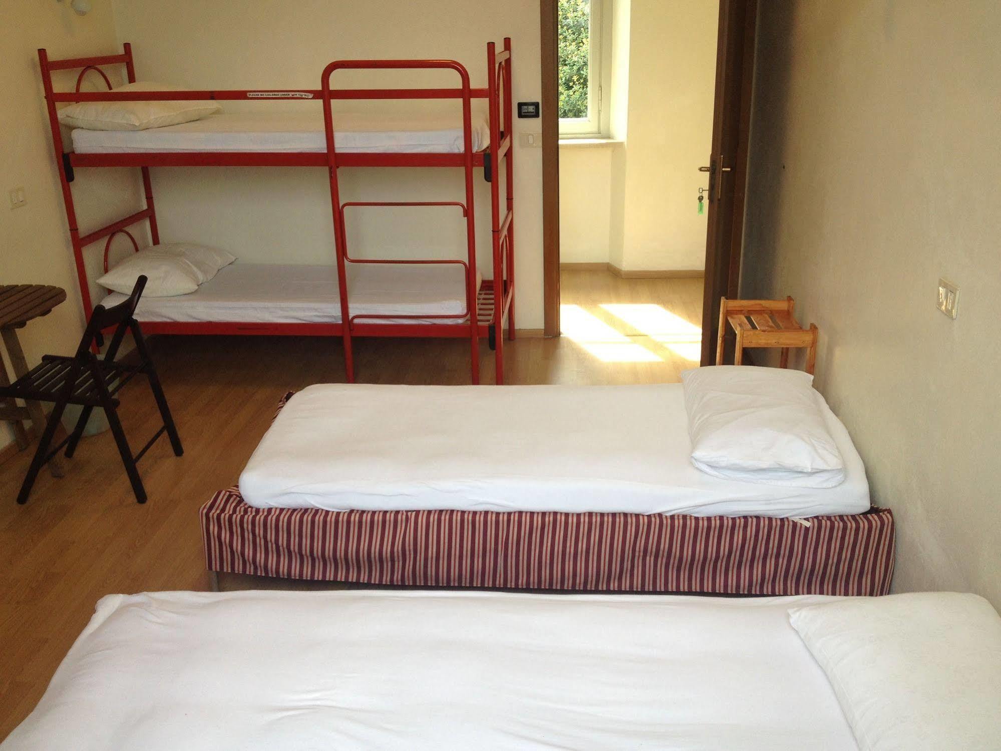 Santangela Hostel & Rooms Menaggio Exterior photo