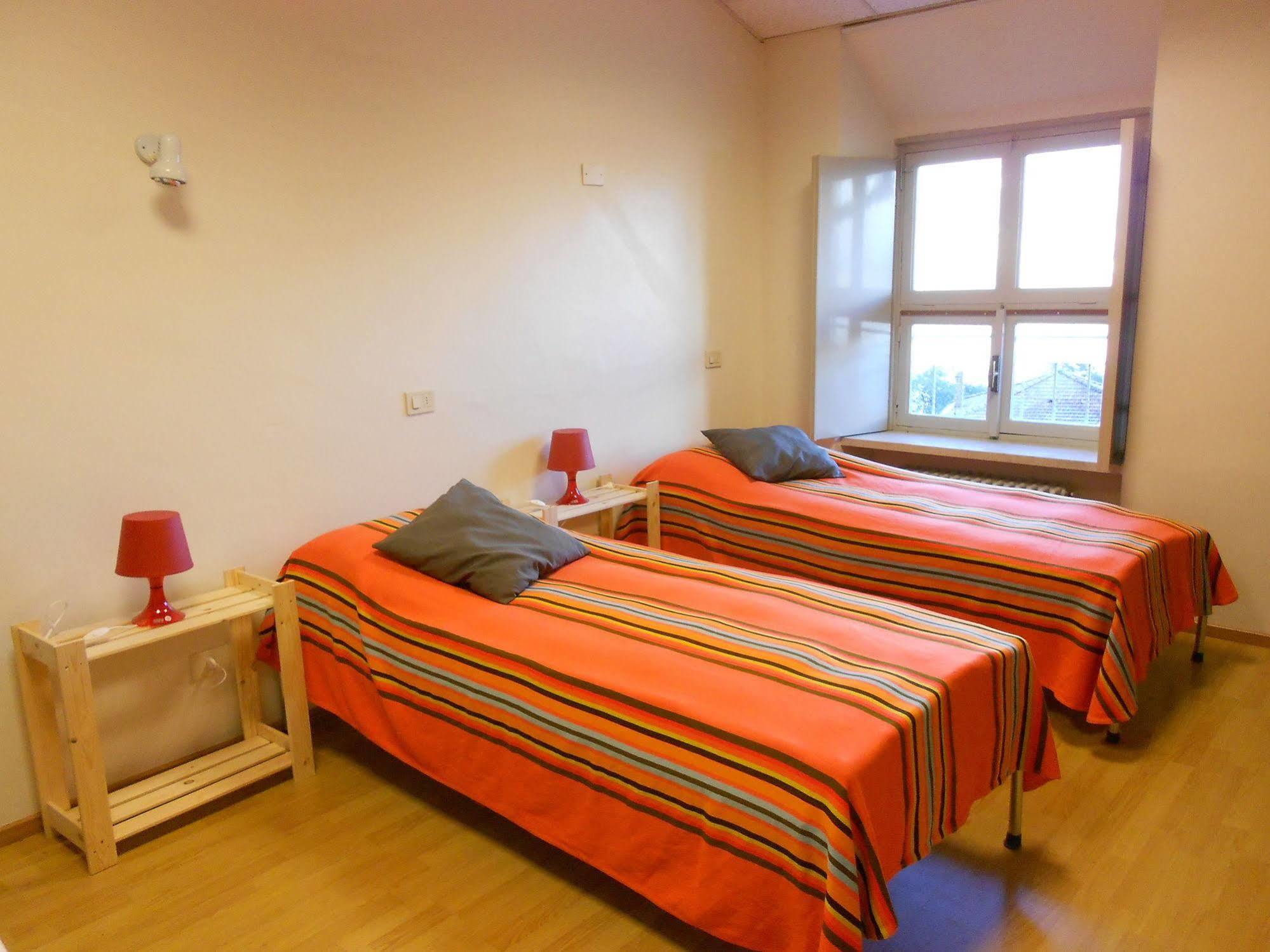 Santangela Hostel & Rooms Menaggio Exterior photo