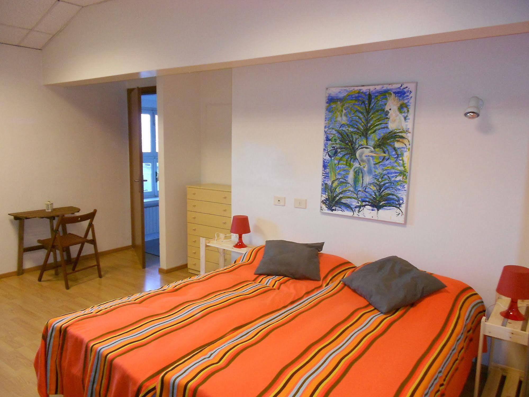 Santangela Hostel & Rooms Menaggio Exterior photo