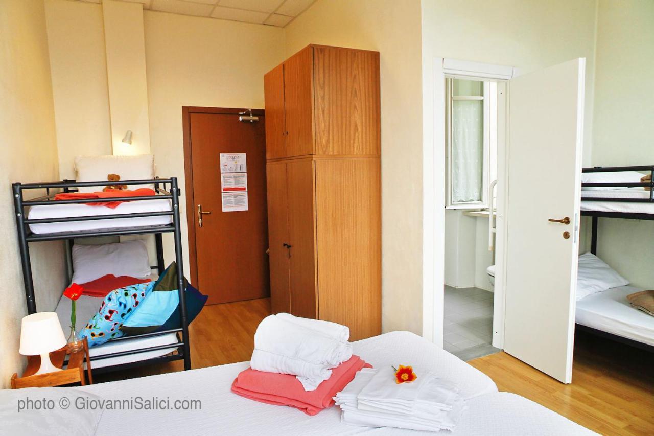 Santangela Hostel & Rooms Menaggio Exterior photo