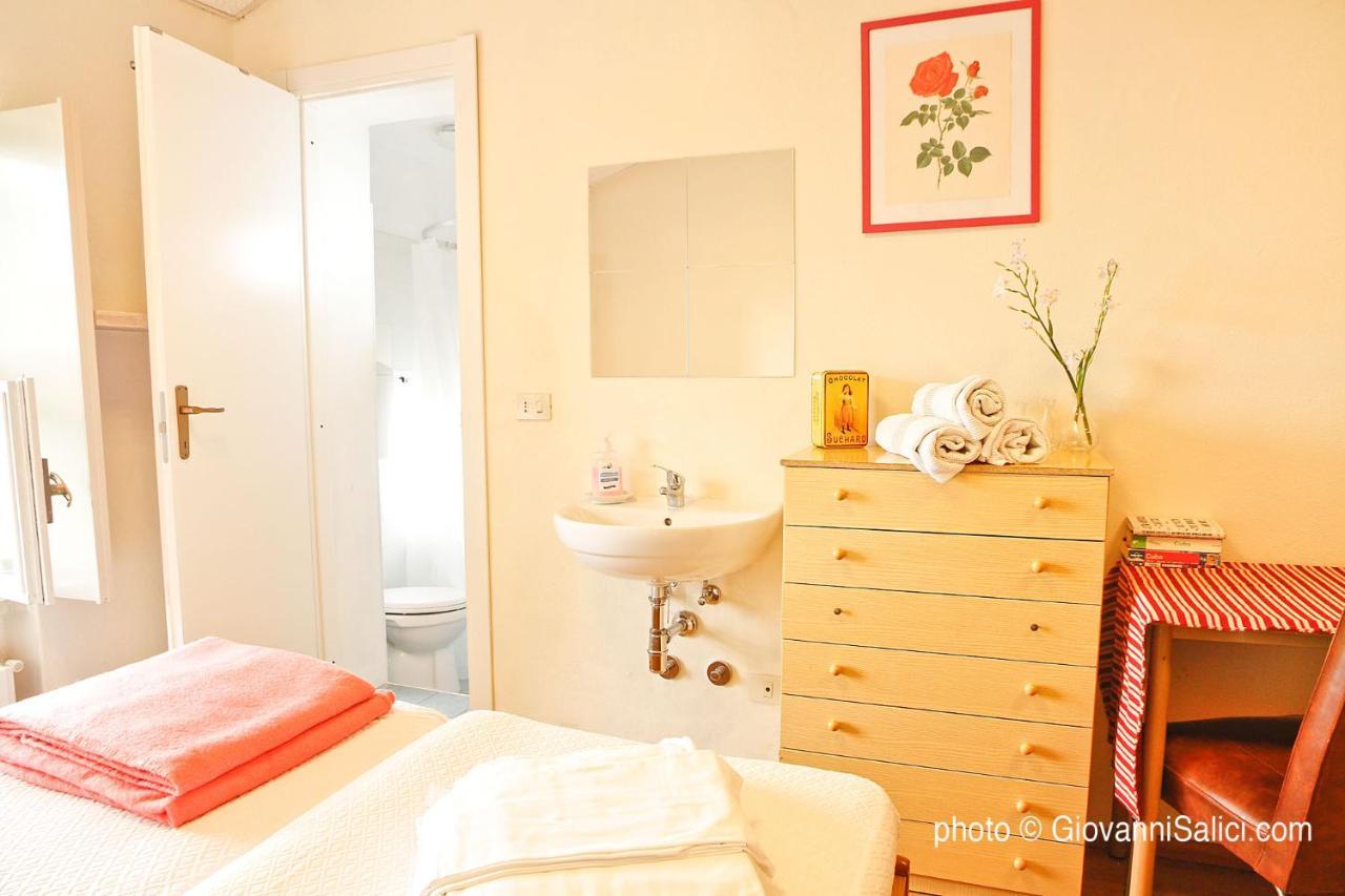Santangela Hostel & Rooms Menaggio Exterior photo